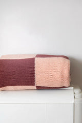 Modern Gingham: A Fresh Take on a Classic Knit (Circular Knitting Machine)