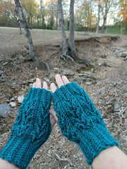 River Arrow Fingerless Mittens (Crochet)